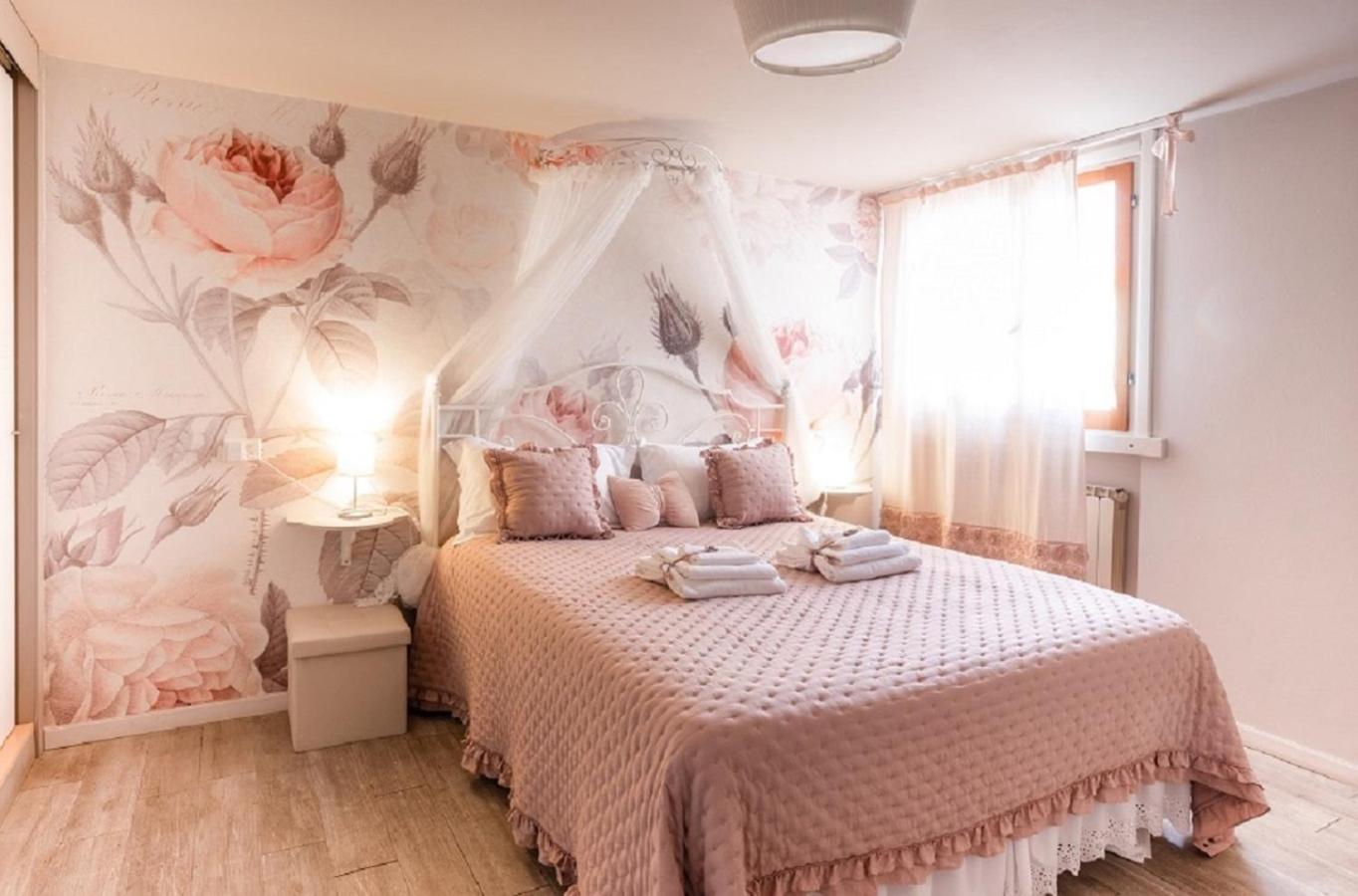 La Pulcia B&B Gradara Phòng bức ảnh